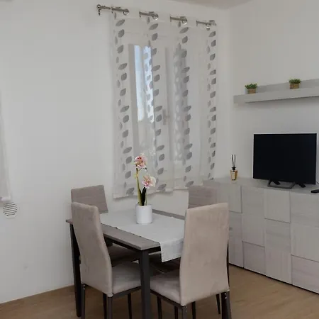 Apollinare's House